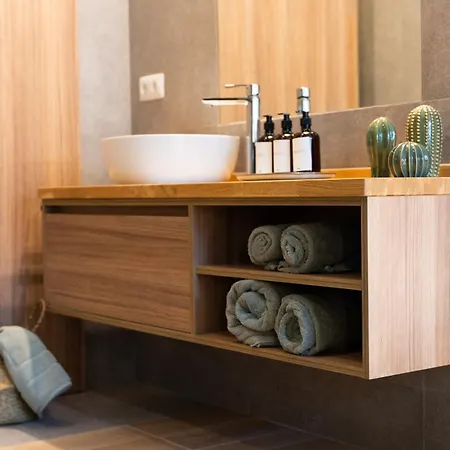 El Drago Loft: & - New *